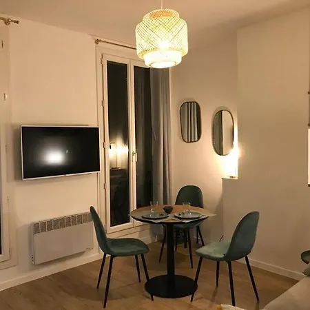 Vieux-port/ 2 Min Du Metro Estrangin Apartamento Marselha